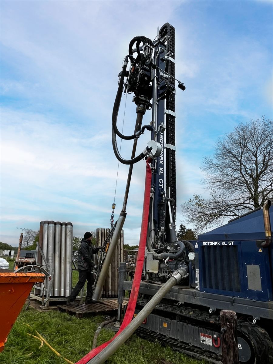 Bohrgerät ROTOMAX XL GT mit Bohrgestänge